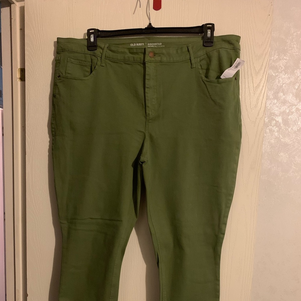 Old Navy Rockstar Mid-Rise Jeans - NWT